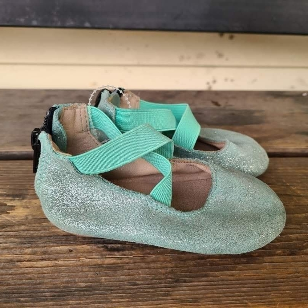 MONKEY FEET SZ 12-18M GUC GREEN ENCHANTED Leather SUEDE criss cross BALLET Shoes